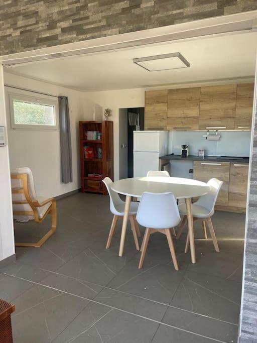 Dependance Au Sein D'Une Villa Avec Piscine Aix-en-Provence Luaran gambar