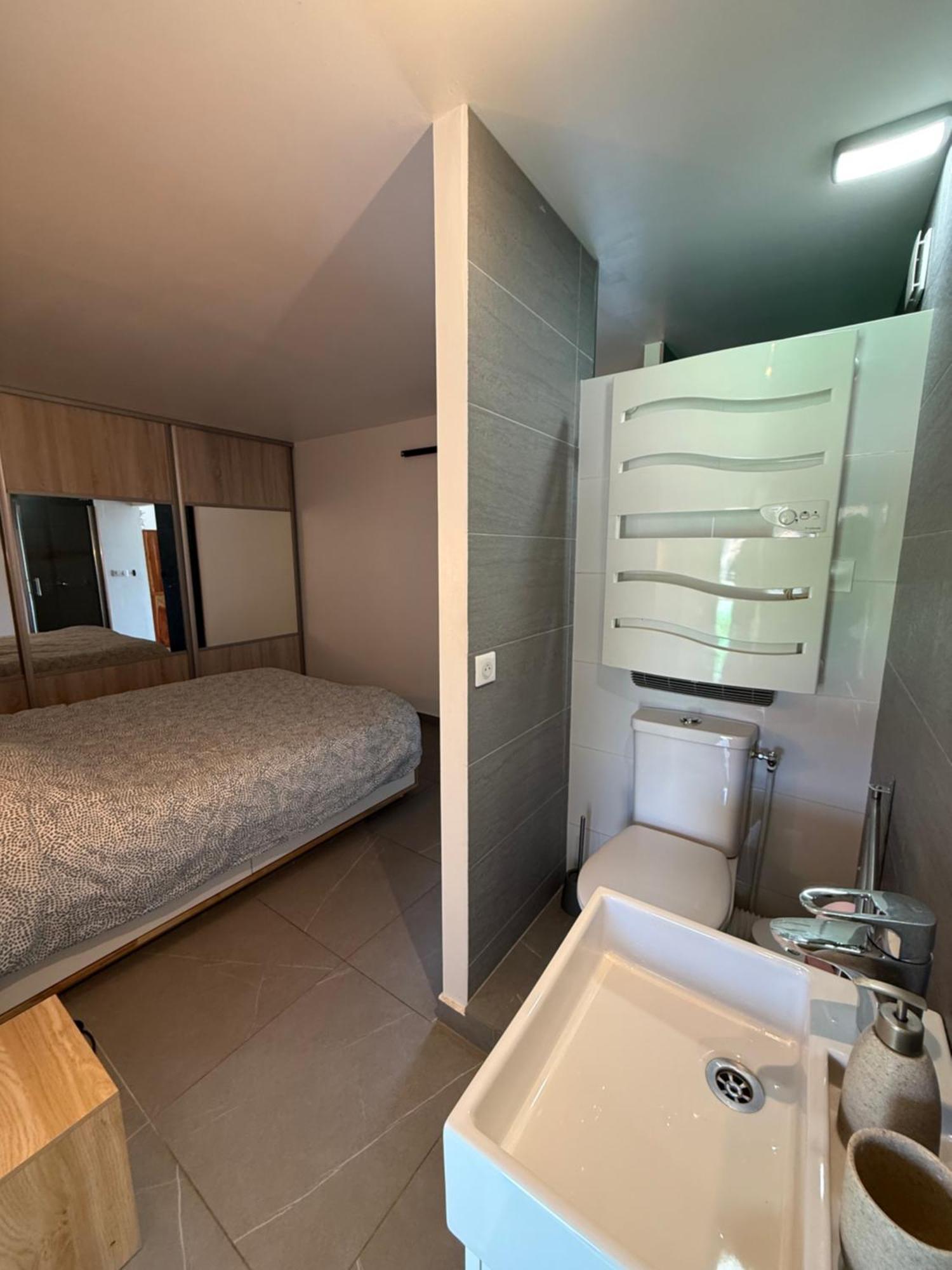 Dependance Au Sein D'Une Villa Avec Piscine Aix-en-Provence Luaran gambar